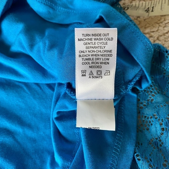 LOGO by Lori Goldstein Rayon 3/4 Sleeves Top Lace Hem Side Pockets Size: Small - Picture 10 of 11